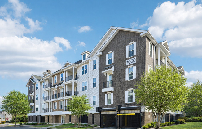 2 beds, 2 baths, 1,304 sqft, $3,484, Unit 3207