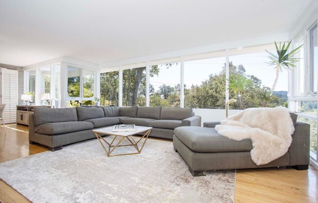 Stunning Henry Hill Mid-Century in Kentfield