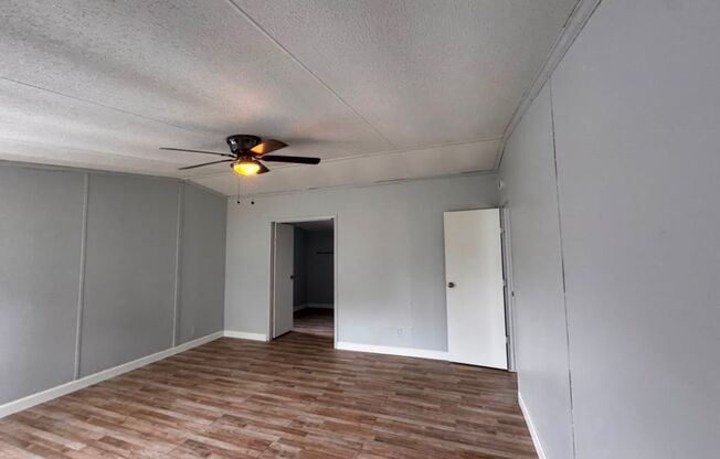Spacious 4-Bedroom Home in Baytown, TX!