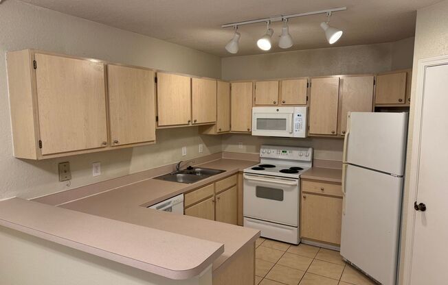 2 beds, 2 baths, $1,700