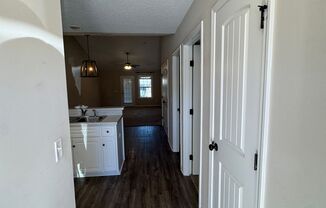 2 beds, 2 baths, $1,400