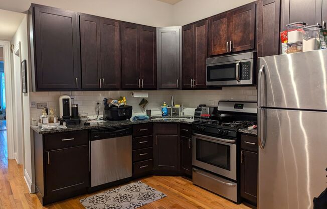 2 beds, 1 bath, $2,350, Unit #1F