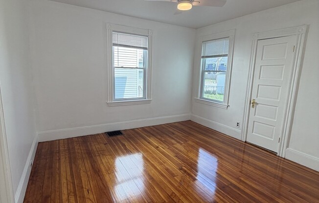 3 beds, 1 bath, 1,138 sqft, $3,100, Unit 1