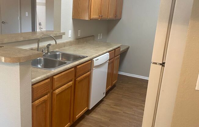 2 beds, 2 baths, 1,079 sqft, $1,450, Unit 0701