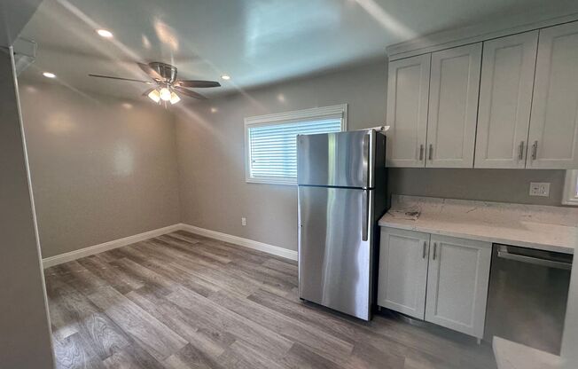 2 beds, 1 bath, 985 sqft, $2,895, Unit E