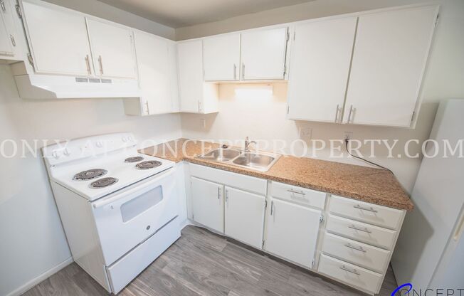 2 beds, 1 bath, 840 sqft, $1,100, Unit 16