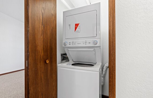 2 beds, 1 bath, 1,088 sqft, $1,349.99, Unit 2014-207