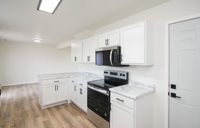 3 beds, 2.5 baths, 1,268 sqft, $1,735, Unit 4015-02