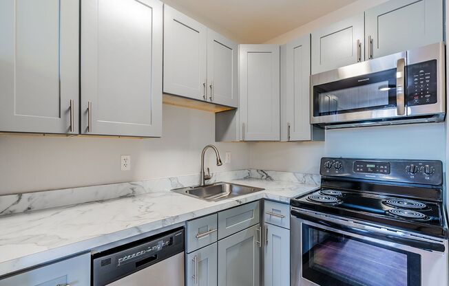 Studio, 1 bath, 378 sqft, $1,325