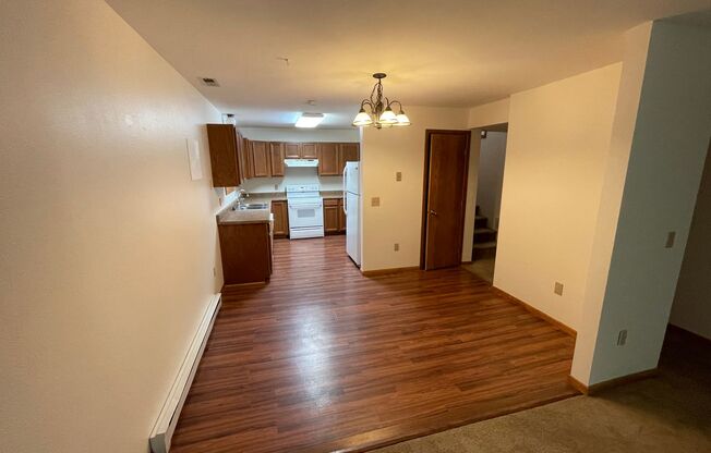 3 beds, 1.5 baths, $1,400, Unit 233 Westchester Sq North