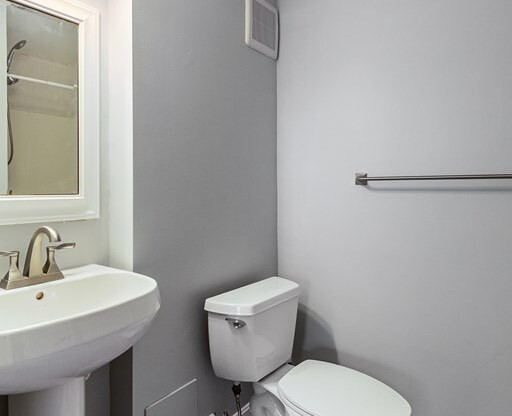 2 beds, 2 baths, 1,023 sqft, $3,000, Unit 13
