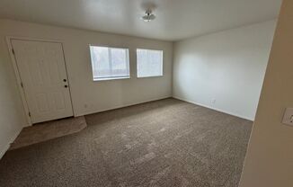 3 beds, 1 bath, 1,023 sqft, $1,200, Unit 2185 #2