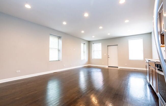 1075 W POLK ST