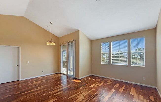 Charming 2BR/2BA Condo in Chula Vista!
