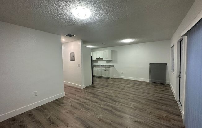 2 beds, 1 bath, 850 sqft, $2,025, Unit 6036-8