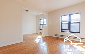 815 W Waveland Ave
