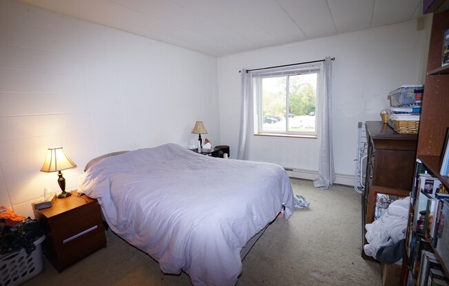 1 bed, 1 bath, $1,090, Unit 2C