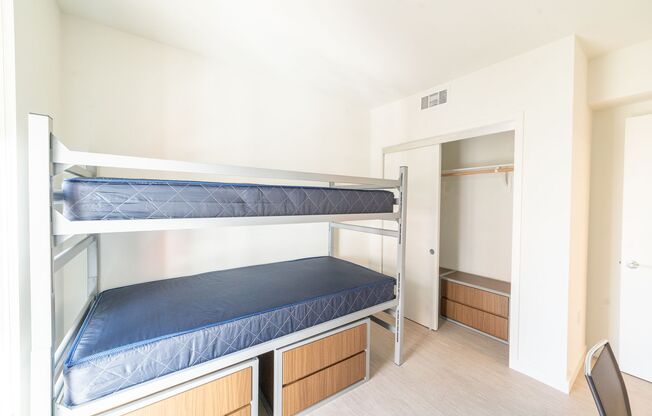 Studio, 1 bath, $950, Unit 611 Room 1 Bed B - B