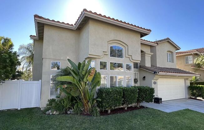 Beautiful 5 Bedroom/3 Bath 2 Story Home in Versailles Gated Community