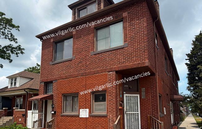 1202 W 151st