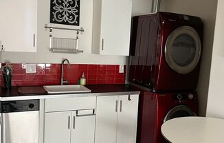 Studio, 1 bath, 400 sqft, $1,725