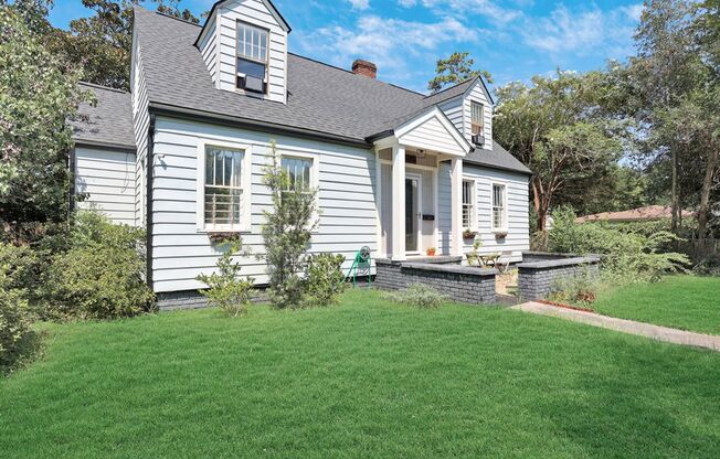Charming bungalow downtown