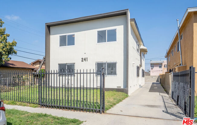 241 W 84 ST