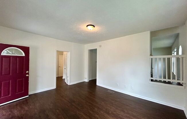 Charming 3 Bedroom 2 Bath House in Center Township!