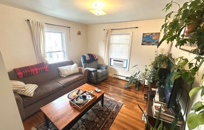 1 bed, 1 bath, 650 sqft, $2,200, Unit 2