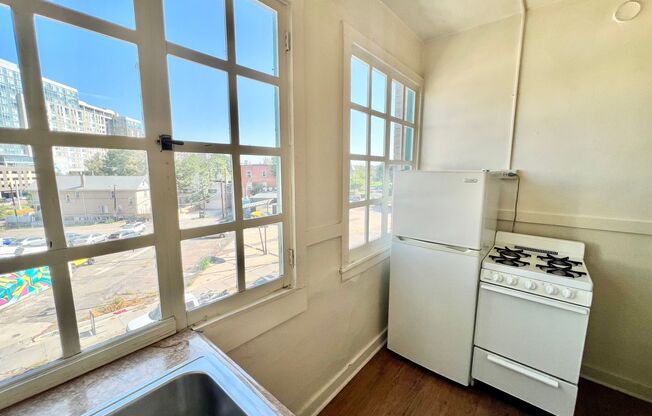 Studio, 1 bath, 400 sqft, $1,050