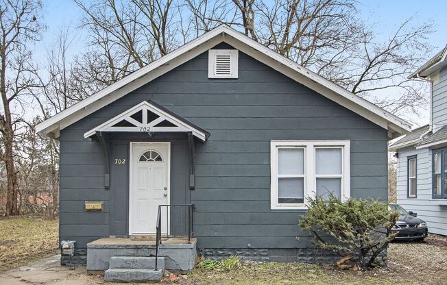 702 Fenimore Ave 3B/1BA Single-Family Home $1399- Ask about our Security Deposit Alternative!