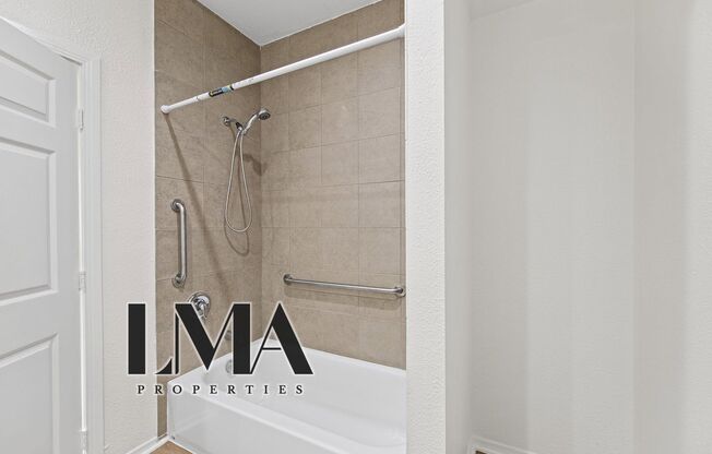 Studio, 1 bath, 500 sqft, $1,238, Unit 206