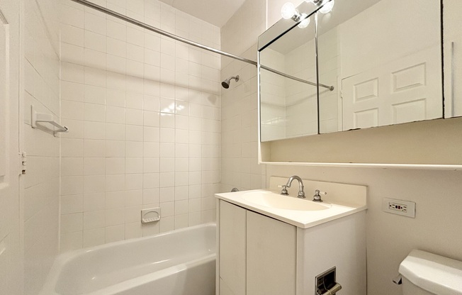 Studio, 1 bath, $3,495, Unit 6J