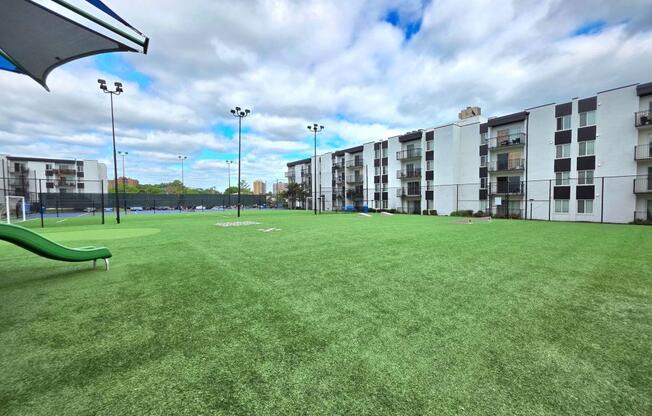 1 bed, 1 bath, 708 sqft, $1,625