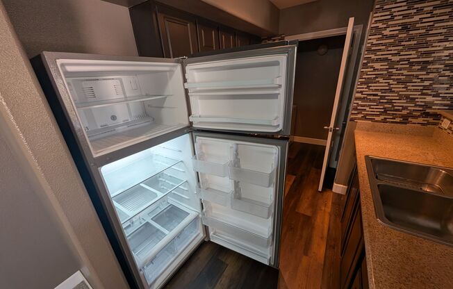 1 bed, 1 bath, $1,350, Unit bldg 22