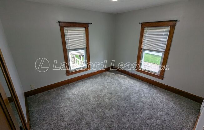 3 beds, 1 bath, $1,095