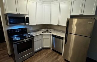 Studio, 1 bath, 400 sqft, $770, Unit Unit 106