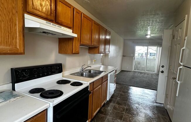 2 beds, 1 bath, 876 sqft, $1,200, Unit 6