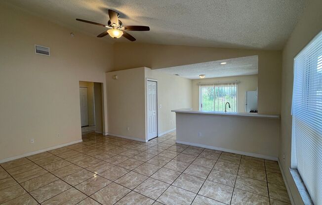 3 beds, 2 baths, $1,600