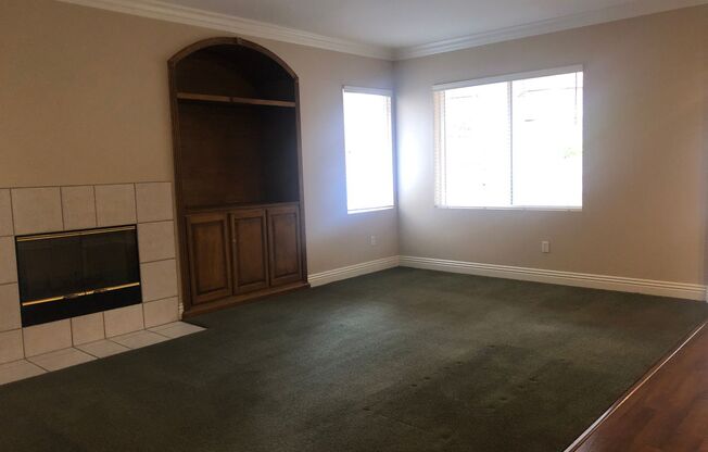 Spacious 3BR/2.5BA Home with Large Loft and attached 2 car garage Near the Amphitheater and Water Park