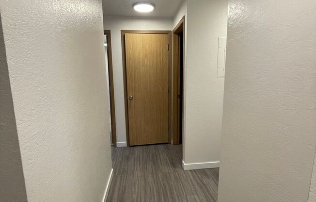 2 beds, 1 bath, 902 sqft, $1,150, Unit H - 085*