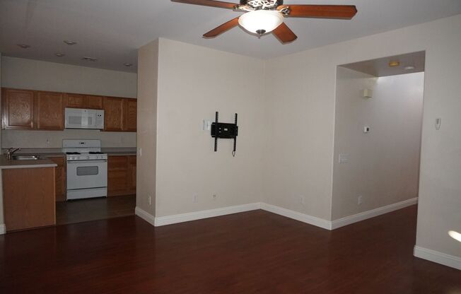 3 beds, 3 baths, $1,950