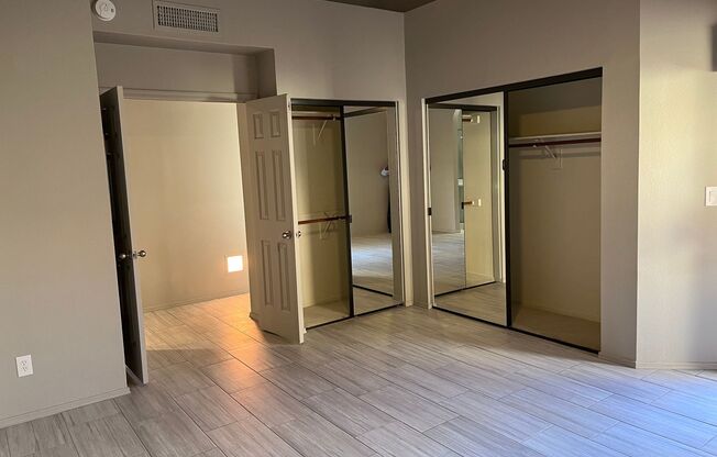 Adorable light and bright! 3Bedroom/2Bath Scottsdale Home!