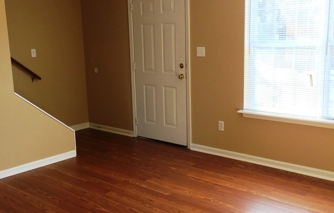 2 beds, 2 baths, 1,100 sqft, $875, Unit C6