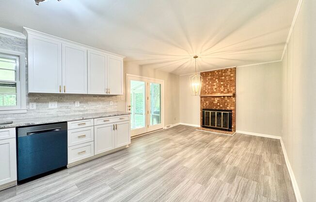 Adorable 3 Bed/2 Bath Off N Holden/Westridge