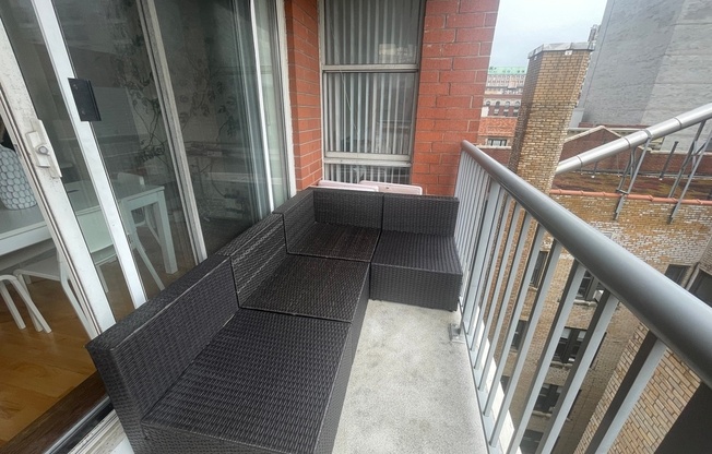 520 W 112 ST