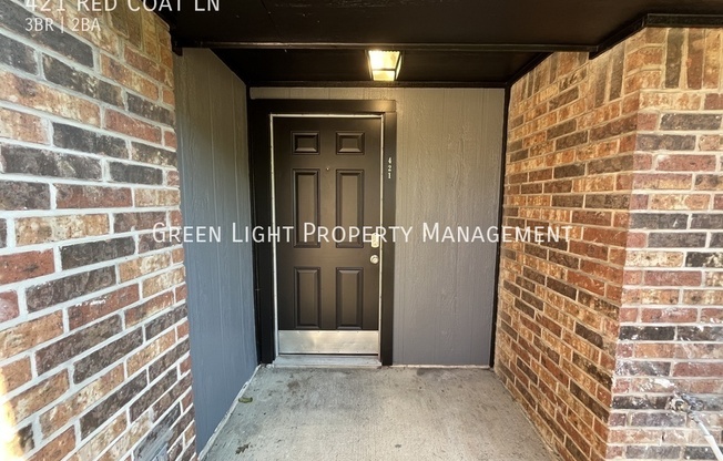 421 RED COAT LN