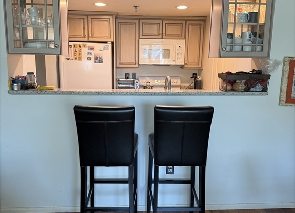 2 beds, 2 baths, 950 sqft, $5,200, Unit 311