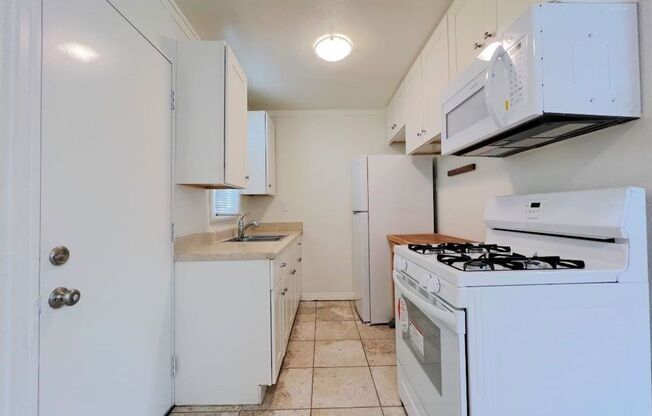 1 bed, 1 bath, $1,995, Unit 5046