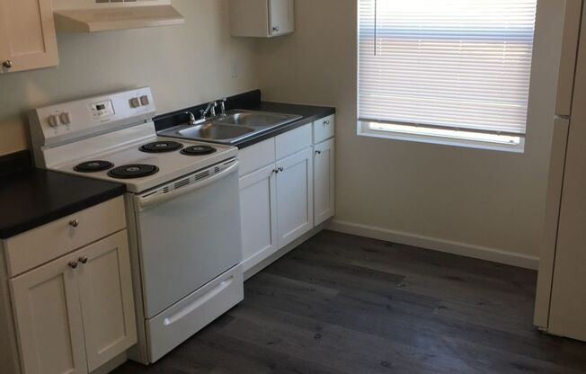 2 beds, 1 bath, 600 sqft, $725, Unit 440 SE Tefft St - Unit 09